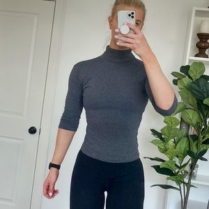 Gap 3/4 Sleeve Turtleneck